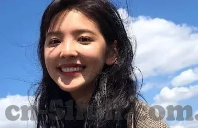 成人日b视频-成人日B视频，一段成长的见证与自我探索的旅程